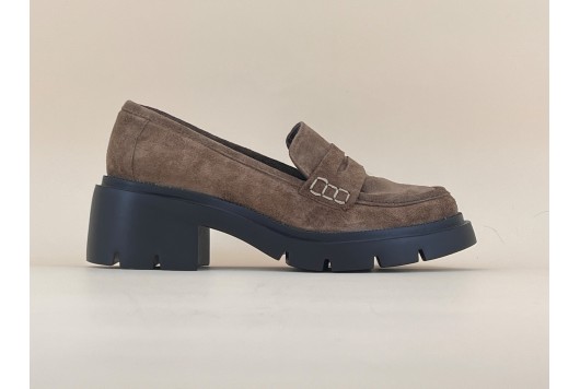 Mocassin semelle épaisse...