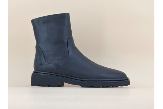 Bottine zippée noire...